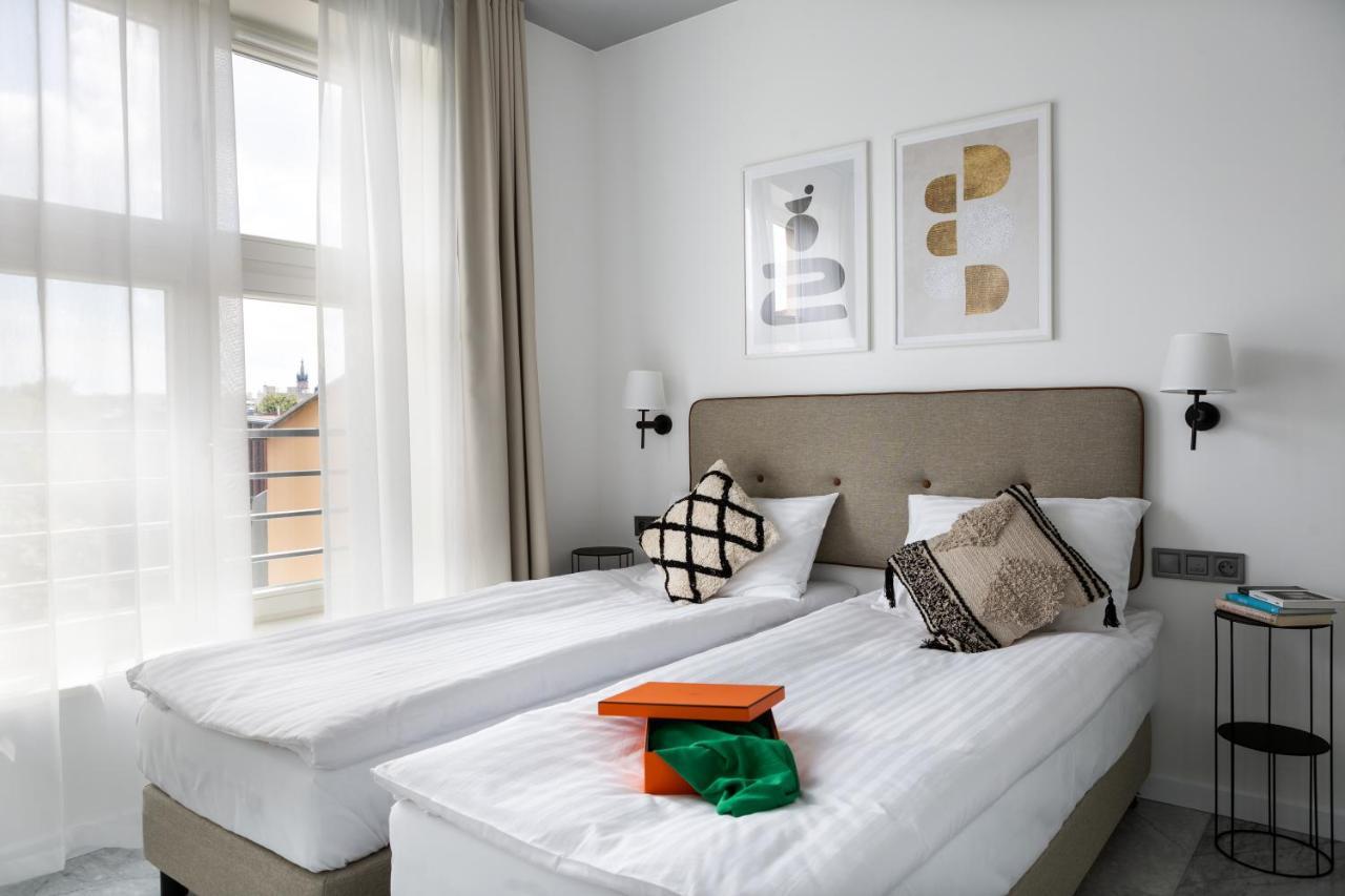 H11 Aparthotel Krasków Εξωτερικό φωτογραφία A room at the hotel