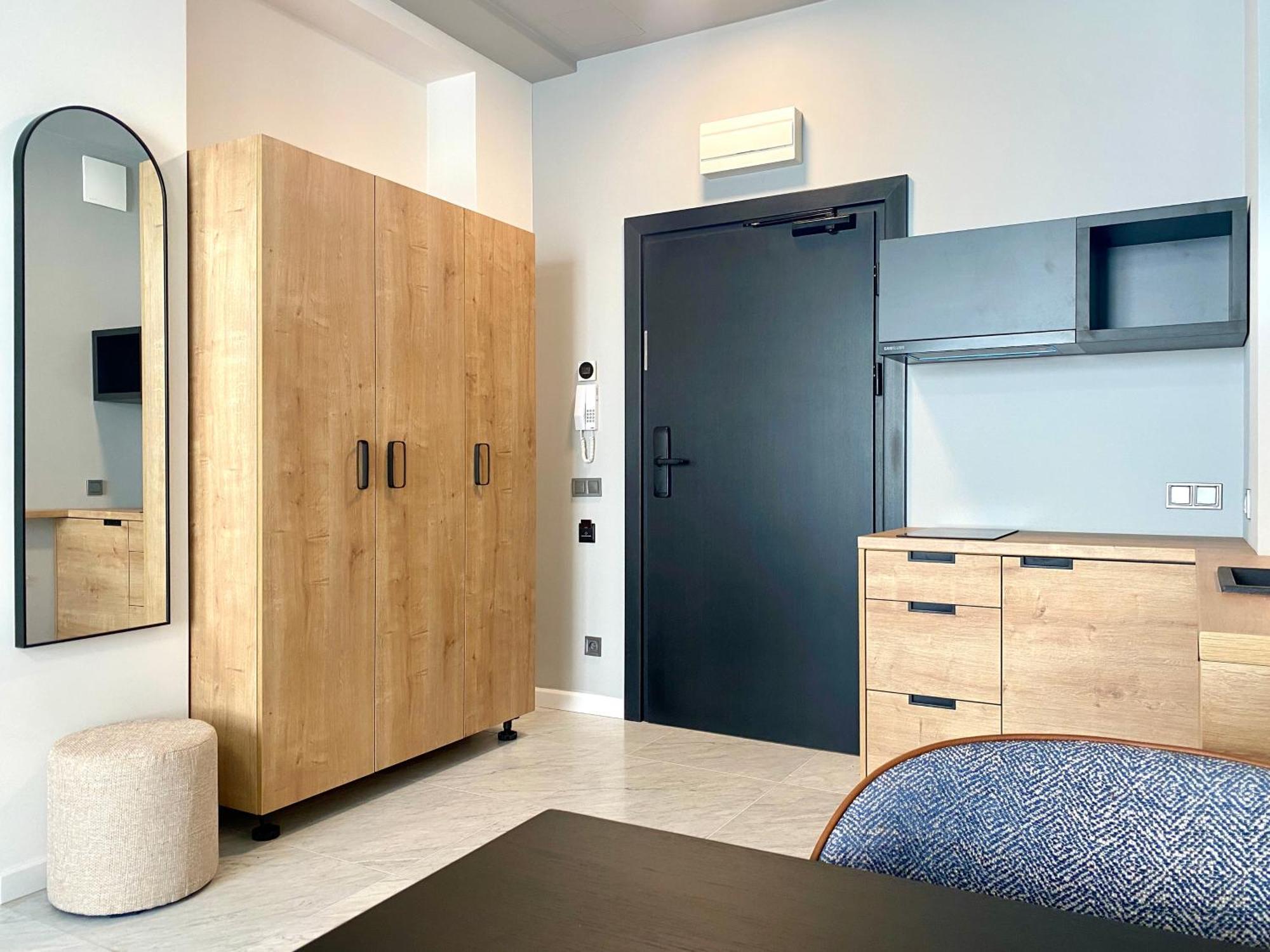 H11 Aparthotel Krasków Δωμάτιο φωτογραφία A modern interior
