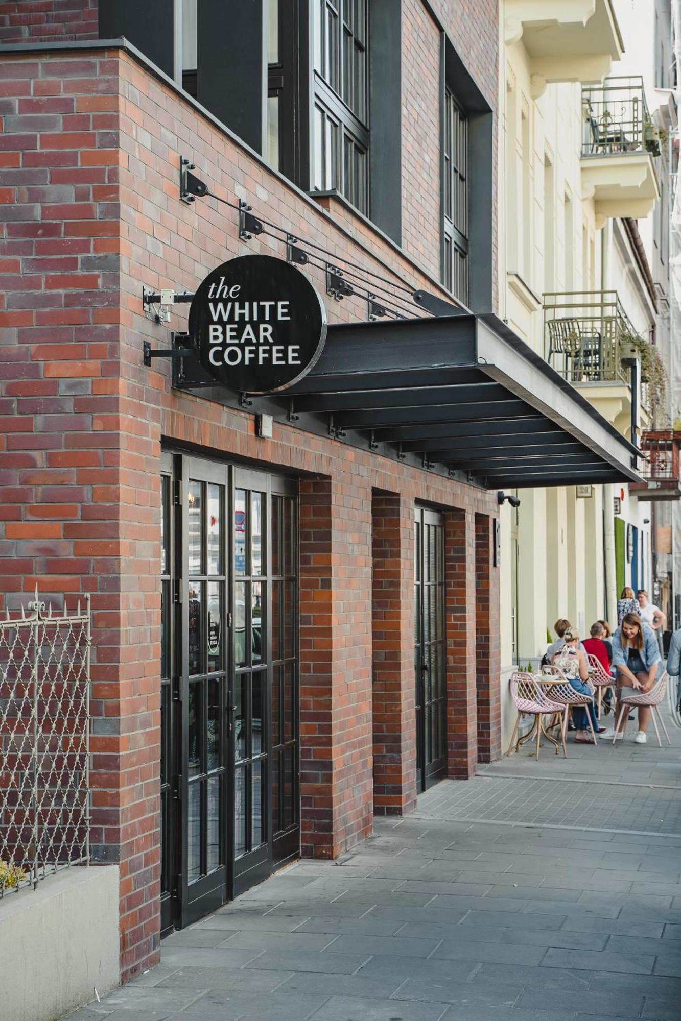 H11 Aparthotel Krasków Εξωτερικό φωτογραφία The White Bear Coffee